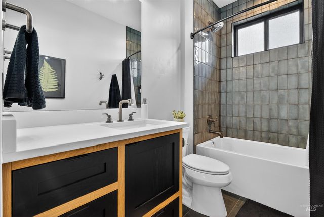 2526 W Rustic Forge St, Eagle, ID 83616