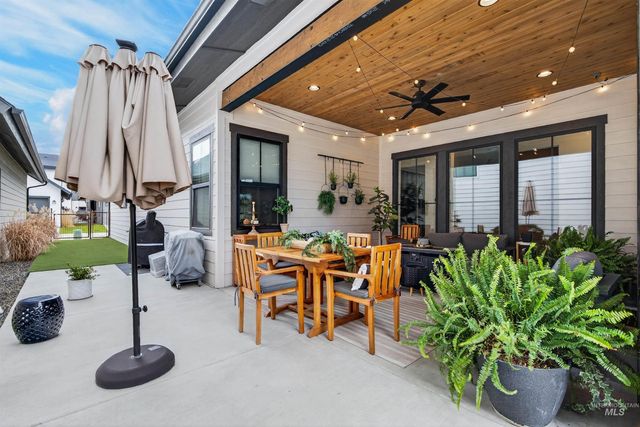 2526 W Rustic Forge St, Eagle, ID 83616