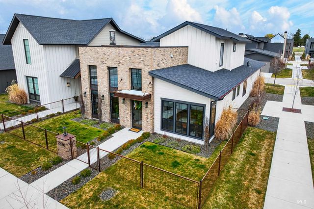 2526 W Rustic Forge St, Eagle, ID 83616