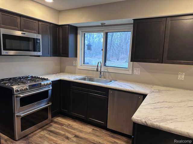 31693 Hillbrook Street, Livonia, MI 48152