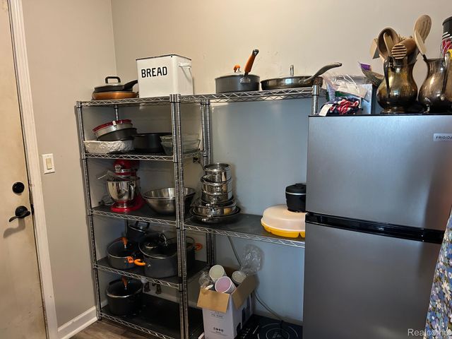 31693 Hillbrook Street, Livonia, MI 48152