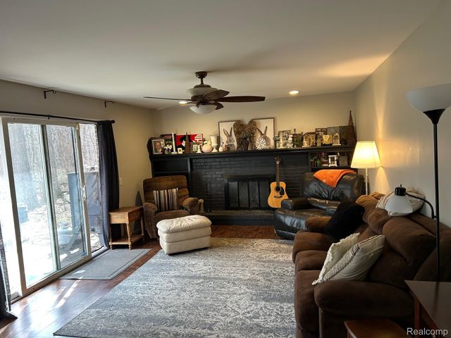 31693 Hillbrook Street, Livonia, MI 48152