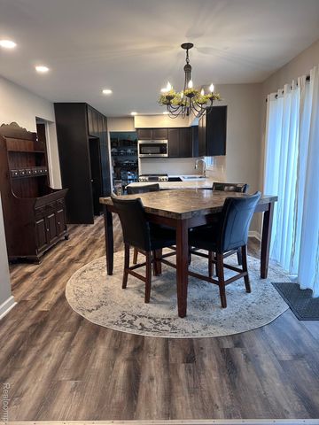 31693 Hillbrook Street, Livonia, MI 48152