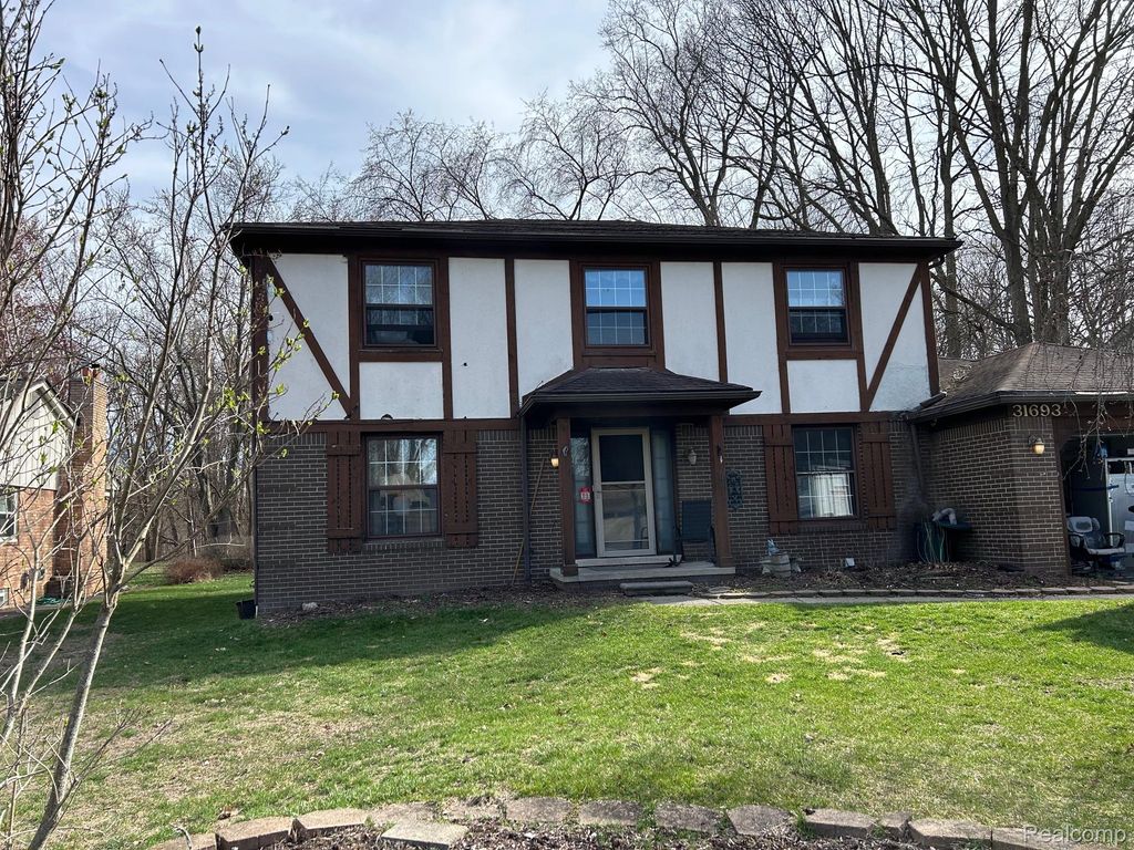 31693 Hillbrook Street, Livonia, MI 48152