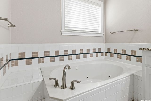 3 Sherborne Wood, San Antonio, TX 78218