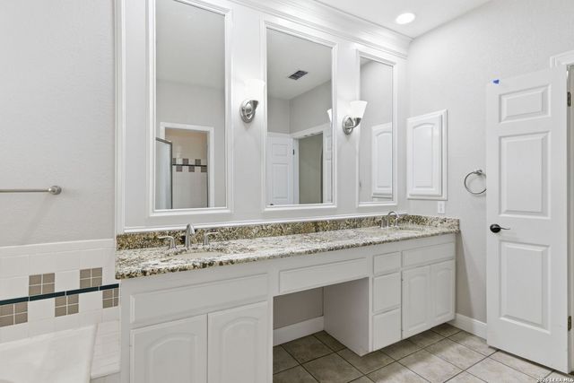 3 Sherborne Wood, San Antonio, TX 78218