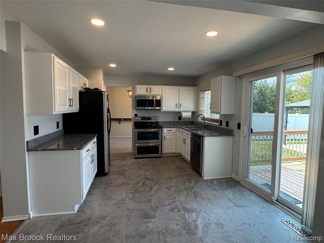 35865 Ashford Drive, Sterling Heights, MI 48312