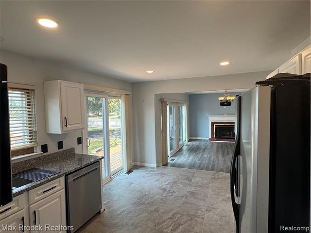 35865 Ashford Drive, Sterling Heights, MI 48312