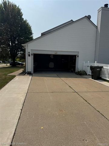 35865 Ashford Drive, Sterling Heights, MI 48312