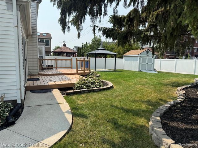 35865 Ashford Drive, Sterling Heights, MI 48312