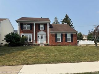 35865 Ashford Drive, Sterling Heights, MI 48312