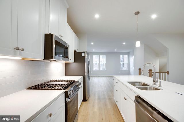 4492 BLUSH PEONY TER, Chantilly, VA 20151