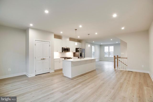 4492 BLUSH PEONY TER, Chantilly, VA 20151