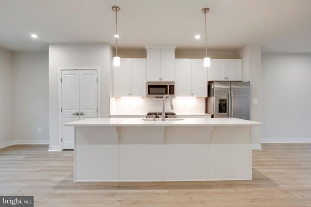 4492 BLUSH PEONY TER, Chantilly, VA 20151