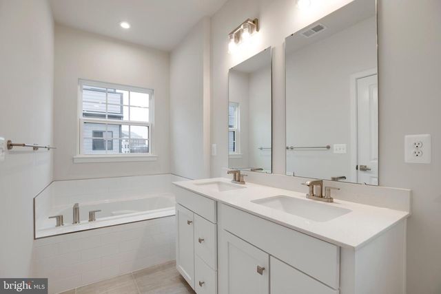 4492 BLUSH PEONY TER, Chantilly, VA 20151