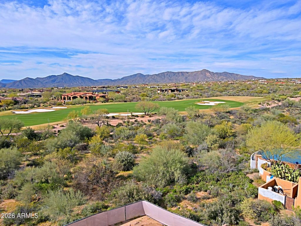 Image 11 of property listing at 11002 E WILDCAT HILL Road, Scottsdale, AZ 85262