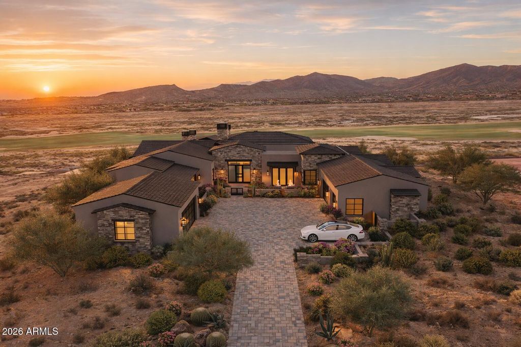 Image 2 of property listing at 11002 E WILDCAT HILL Road, Scottsdale, AZ 85262