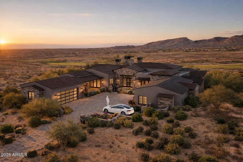 Image 3 of property listing at 11002 E WILDCAT HILL Road, Scottsdale, AZ 85262