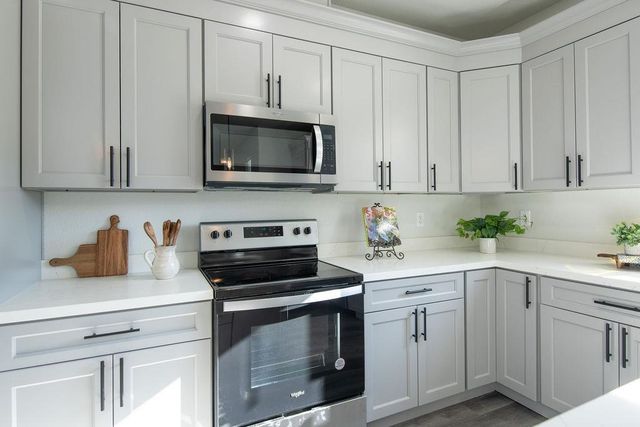 800 La Contenta Dr, Valley Springs, CA 95252
