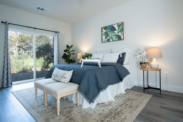 800 La Contenta Dr, Valley Springs, CA 95252