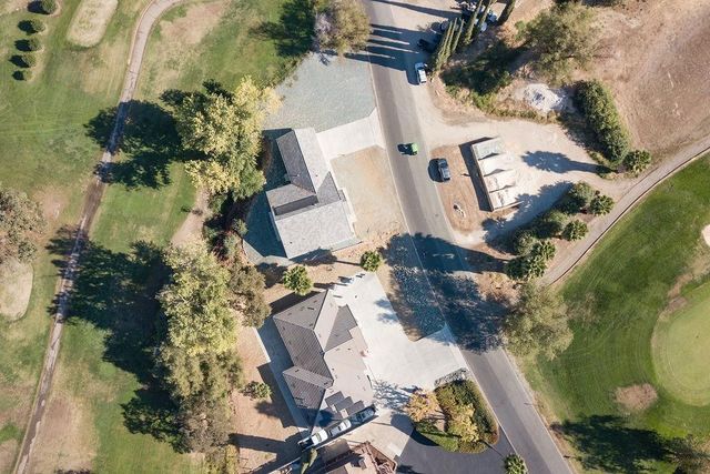 800 La Contenta Dr, Valley Springs, CA 95252