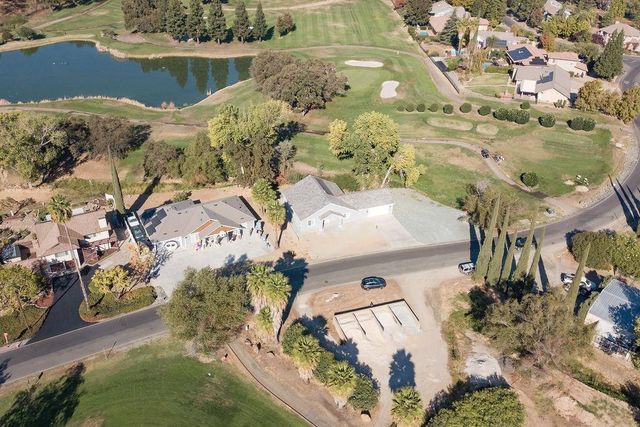 800 La Contenta Dr, Valley Springs, CA 95252