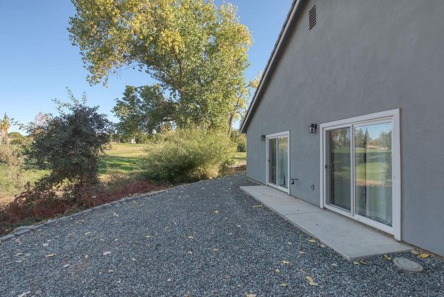 800 La Contenta Dr, Valley Springs, CA 95252
