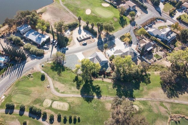 800 La Contenta Dr, Valley Springs, CA 95252