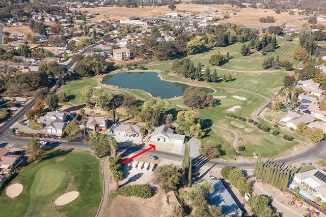 800 La Contenta Dr, Valley Springs, CA 95252