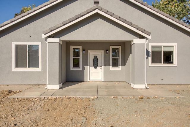 800 La Contenta Dr, Valley Springs, CA 95252