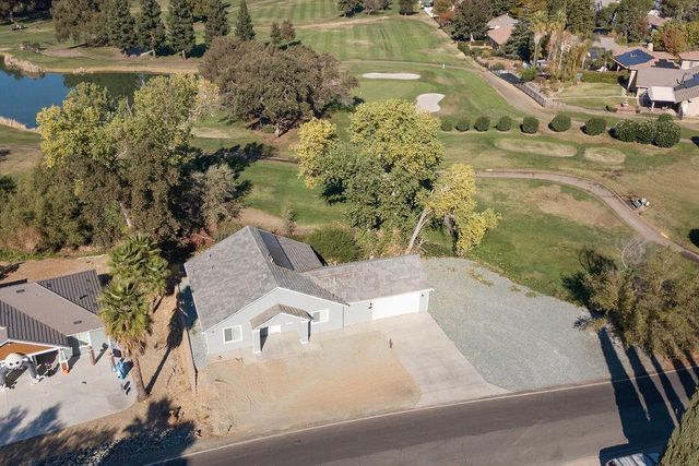 800 La Contenta Dr, Valley Springs, CA 95252