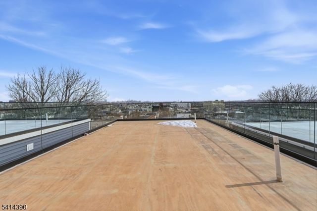 44 Milford Ave, Newark City, NJ 07108