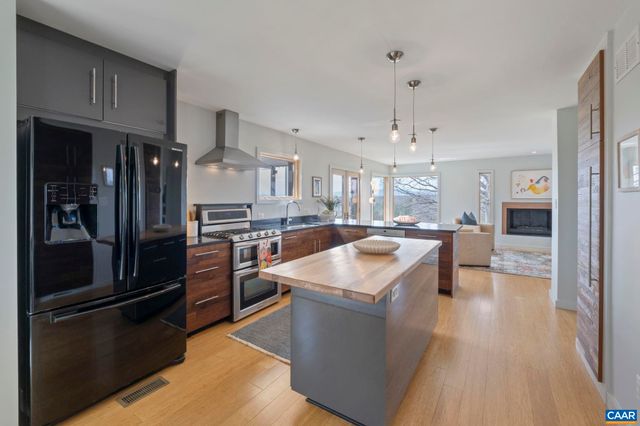 1777 LAMBS RD, Charlottesville, VA 22901