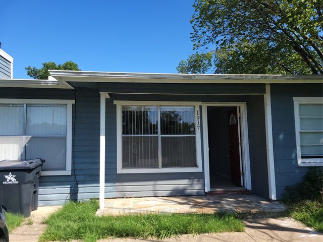 1917 Brookshire Street, Arlington, TX 76010