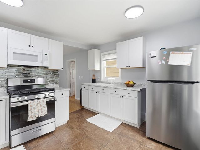 85 Purchase St, Milford, MA 01757