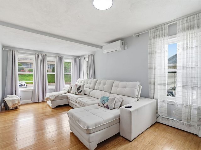 85 Purchase St, Milford, MA 01757