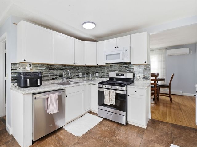85 Purchase St, Milford, MA 01757