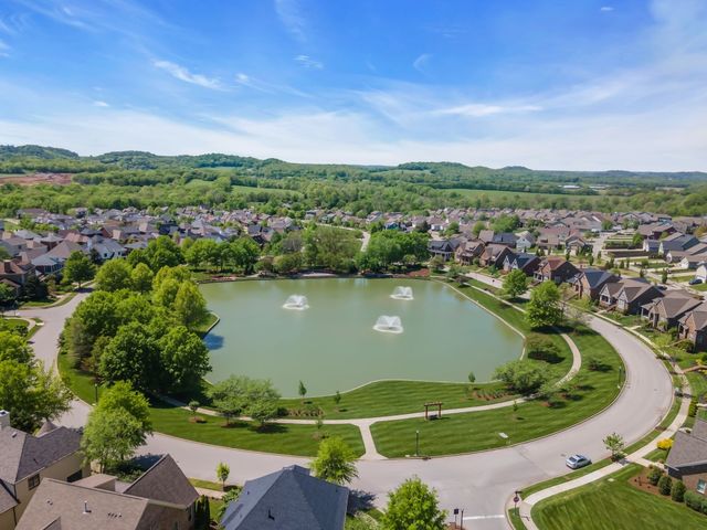 2840 Americus Dr, Thompsons Station, TN 37179