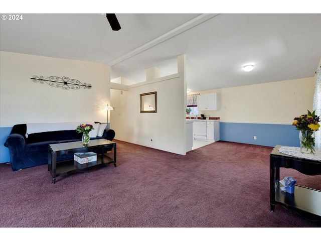 11651 Sw ROYAL VILLA Dr, Portland, OR 97224