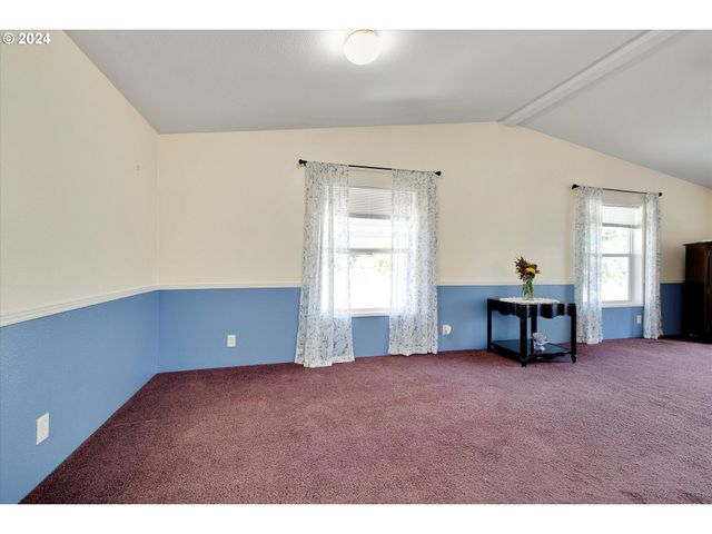 11651 Sw ROYAL VILLA Dr, Portland, OR 97224