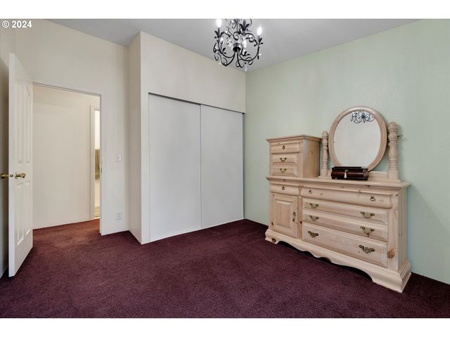 11651 Sw ROYAL VILLA Dr, Portland, OR 97224