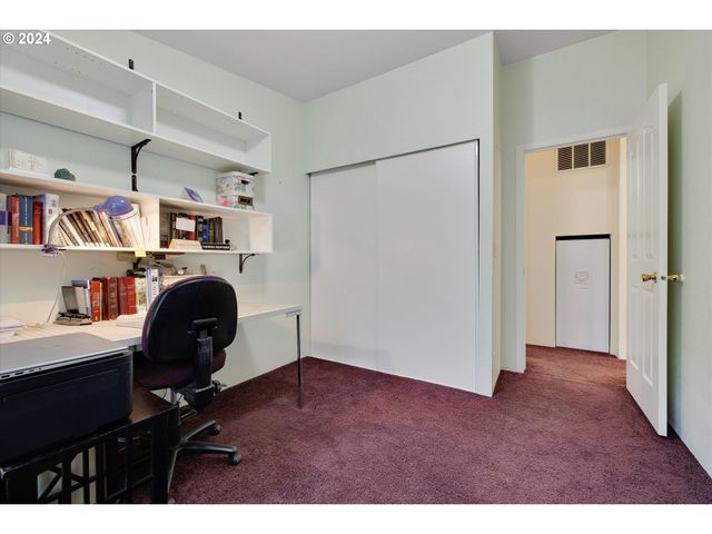 11651 Sw ROYAL VILLA Dr, Portland, OR 97224