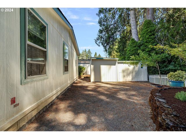 11651 Sw ROYAL VILLA Dr, Portland, OR 97224
