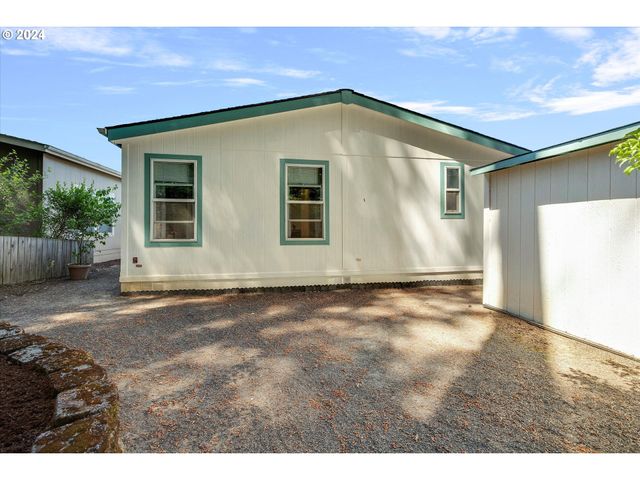 11651 Sw ROYAL VILLA Dr, Portland, OR 97224