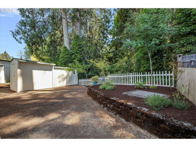 11651 Sw ROYAL VILLA Dr, Portland, OR 97224
