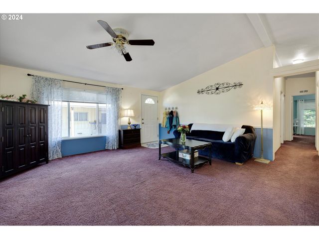 11651 Sw ROYAL VILLA Dr, Portland, OR 97224