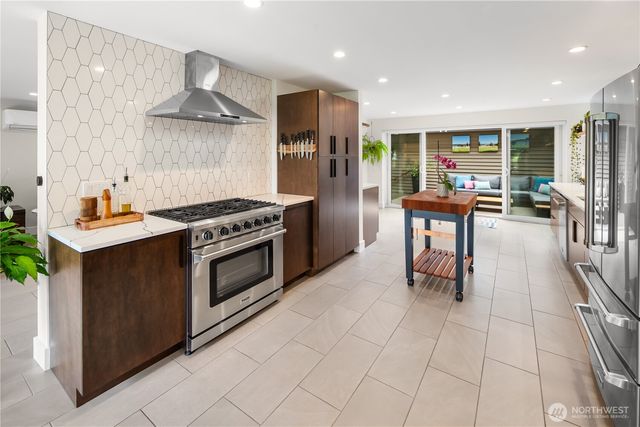 16957 65th Lane NE, Kenmore, WA 98028