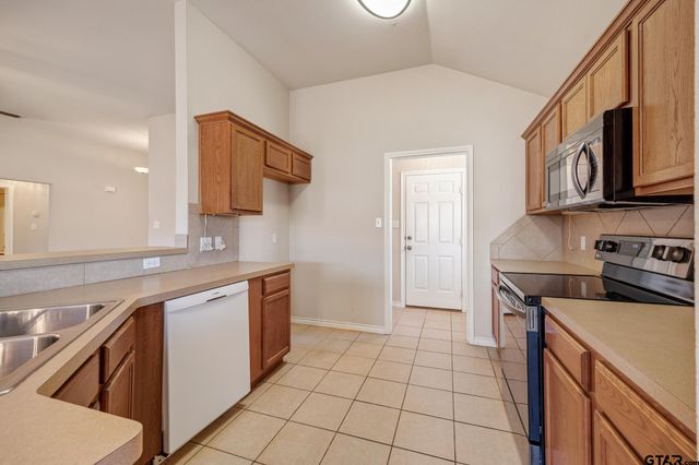 6952 La Hacienda, Flint, TX 75762