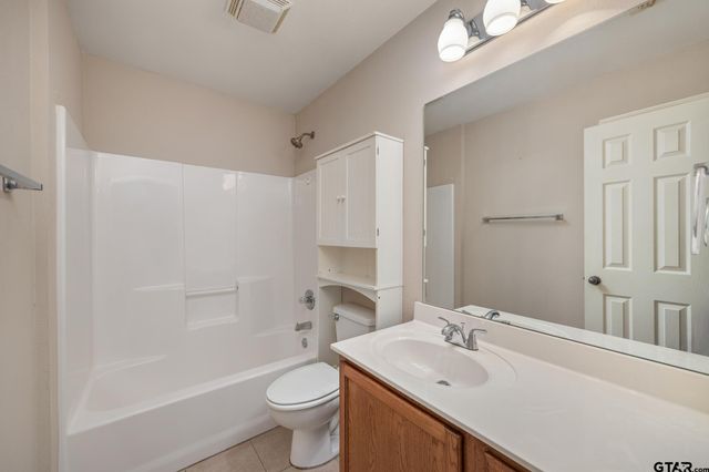 6952 La Hacienda, Flint, TX 75762