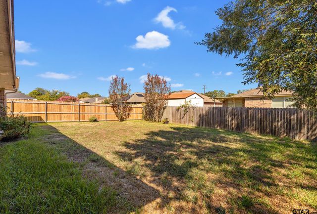 6952 La Hacienda, Flint, TX 75762